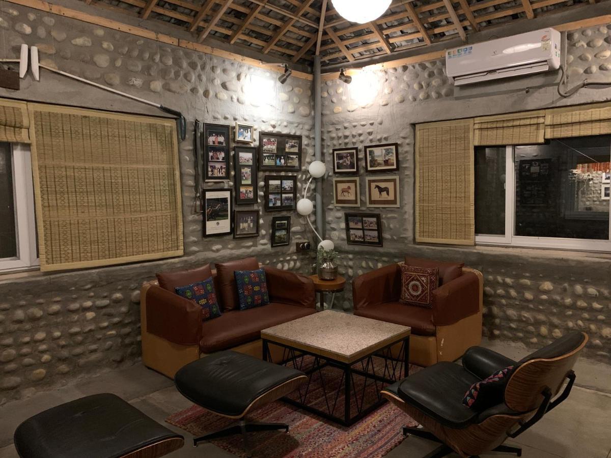 Hôtel Anand At The Satluj à Anandpur Sāhib Extérieur photo