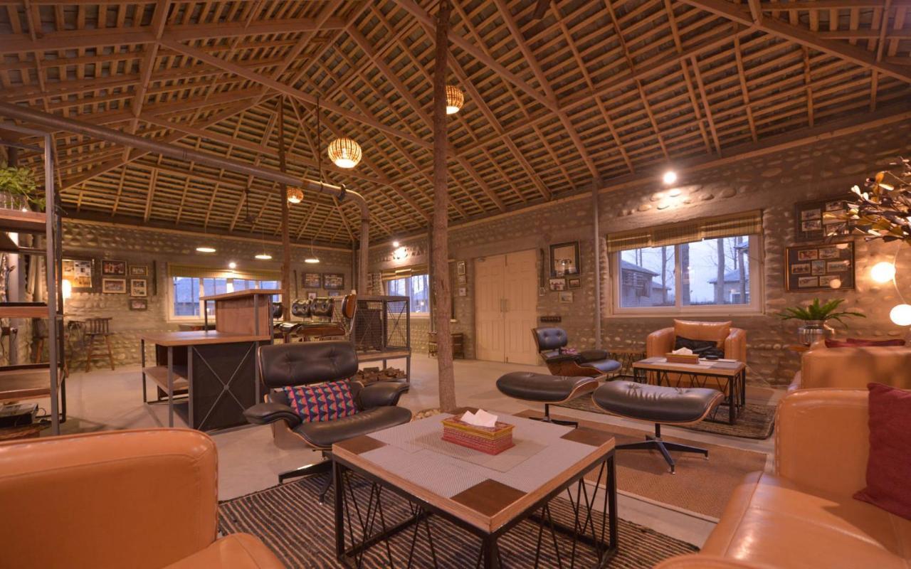 Hôtel Anand At The Satluj à Anandpur Sāhib Extérieur photo