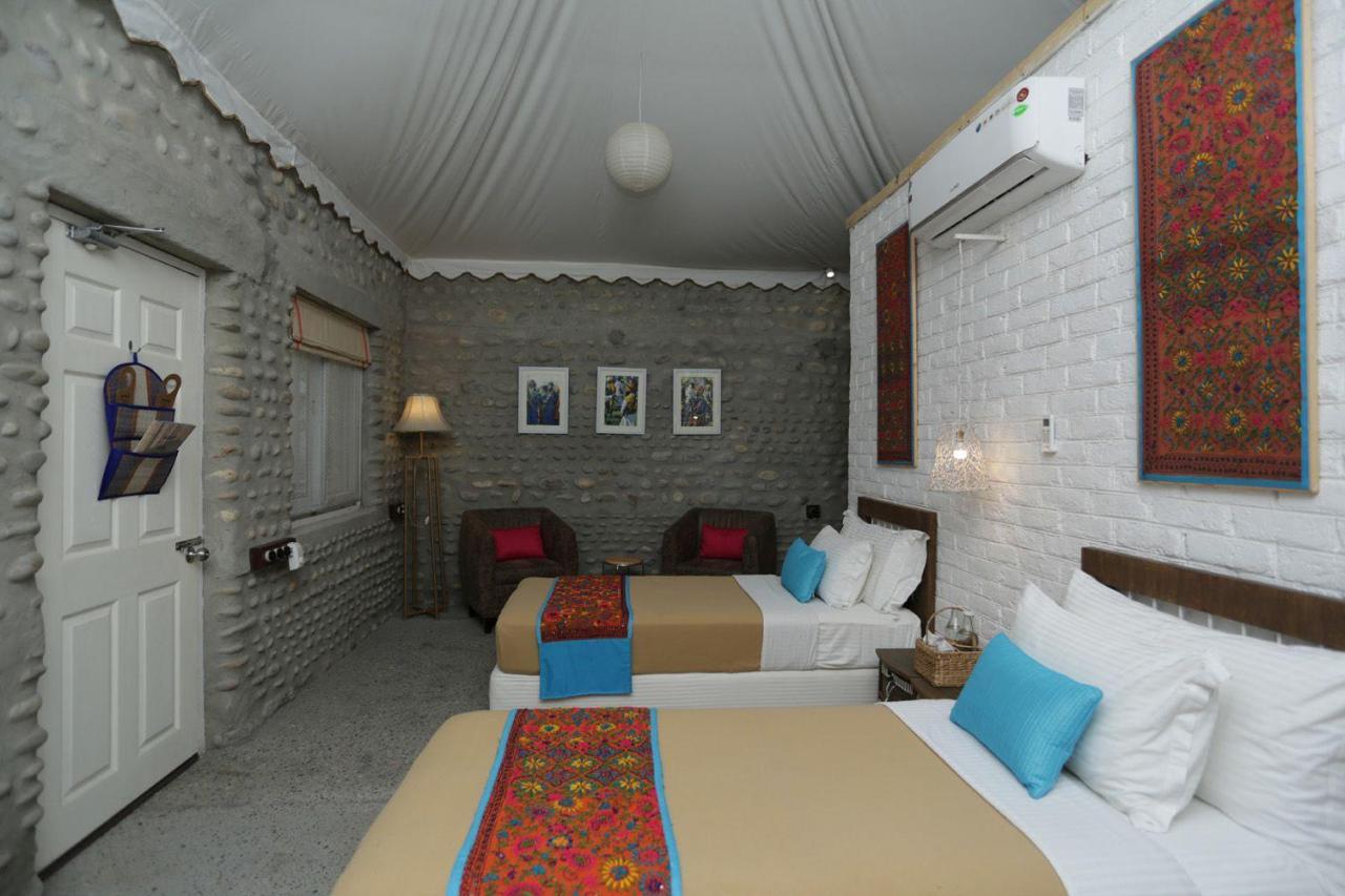 Hôtel Anand At The Satluj à Anandpur Sāhib Extérieur photo