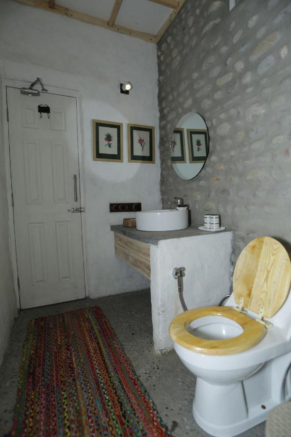 Hôtel Anand At The Satluj à Anandpur Sāhib Extérieur photo