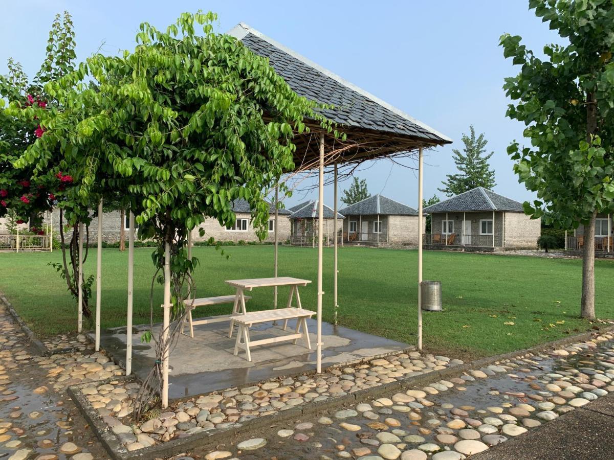 Hôtel Anand At The Satluj à Anandpur Sāhib Extérieur photo