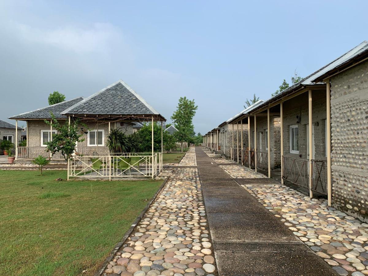 Hôtel Anand At The Satluj à Anandpur Sāhib Extérieur photo