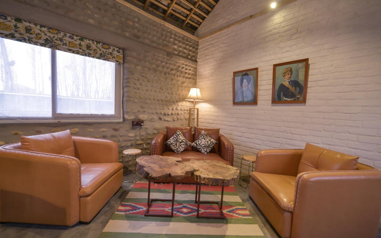 Hôtel Anand At The Satluj à Anandpur Sāhib Extérieur photo