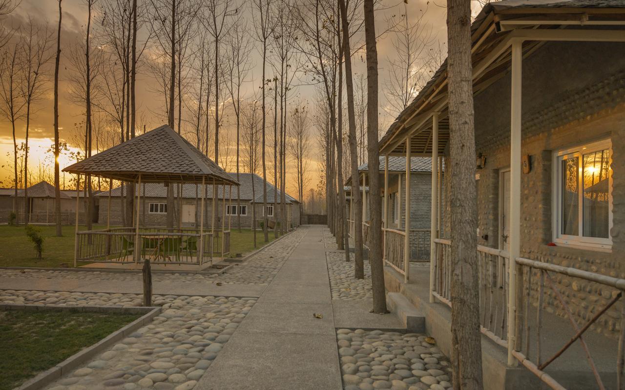 Hôtel Anand At The Satluj à Anandpur Sāhib Extérieur photo